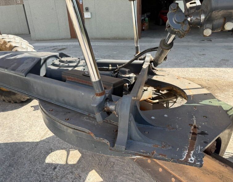 JOHN DEERE 772GP AWD **REGISTERED**
